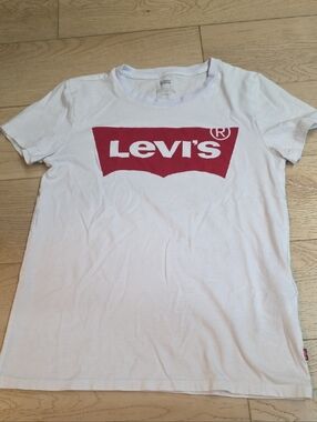 Levi's White T-Shirt with Red Logo Graphic Womens XS